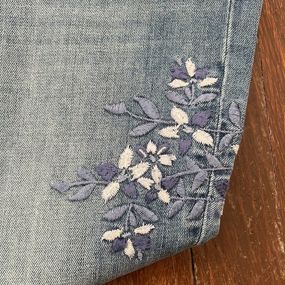 Talbots Flawless Floral Embroidery Girlfriend Jeans - Picture 2 of 8